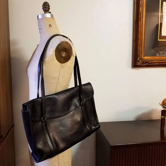 Coach Handbags - True Vintage HUGE Coach Briefcase Size Shoulder Bag